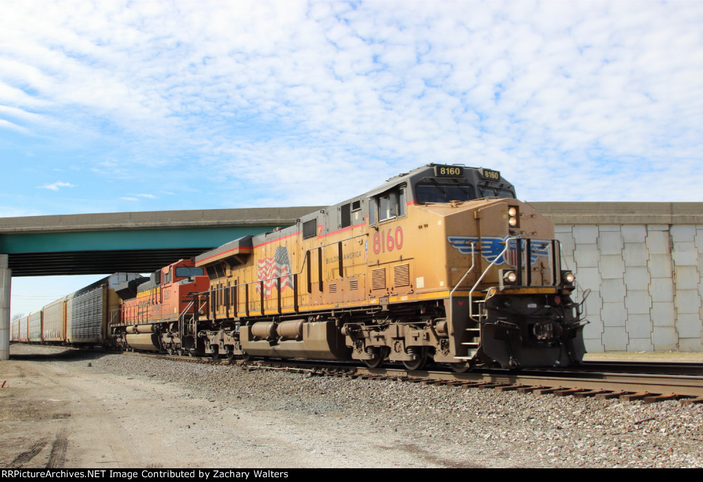 UP 8160 BNSF 9261